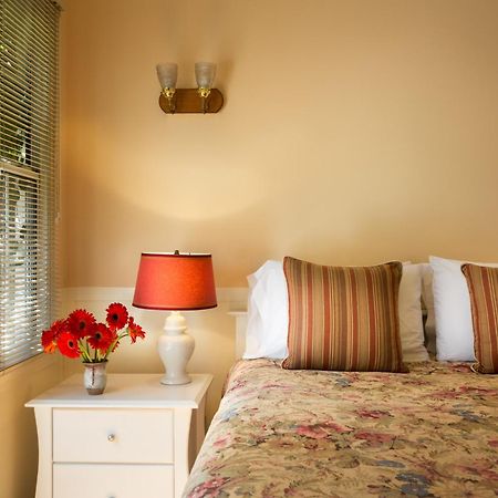 Cheshire Cat Inn & Cottages サンタバーバラ エクステリア 写真